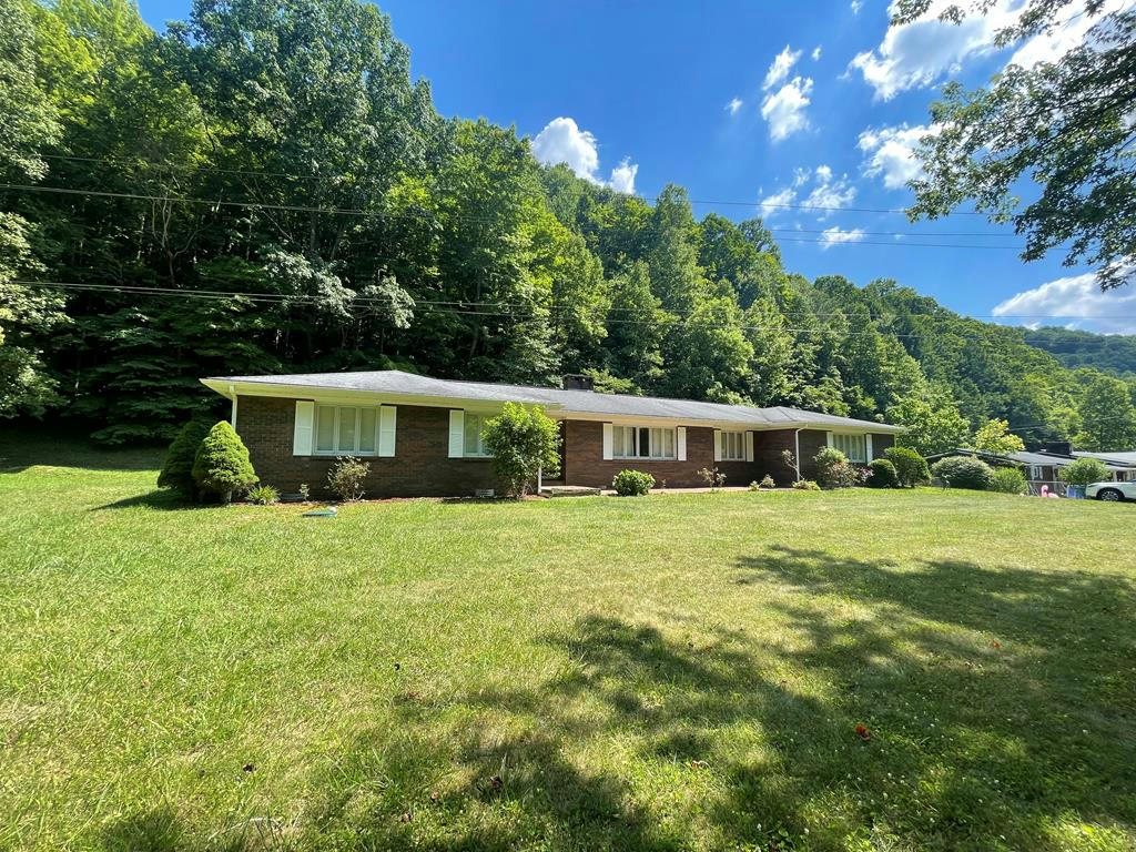 9188 HIGHWAY 7 N, WHITESBURG, KY 41858, photo 1 of 46