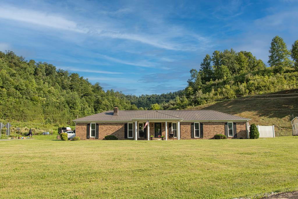 53 HILTON HOLW, HAGER HILL, KY 41222, photo 1 of 24