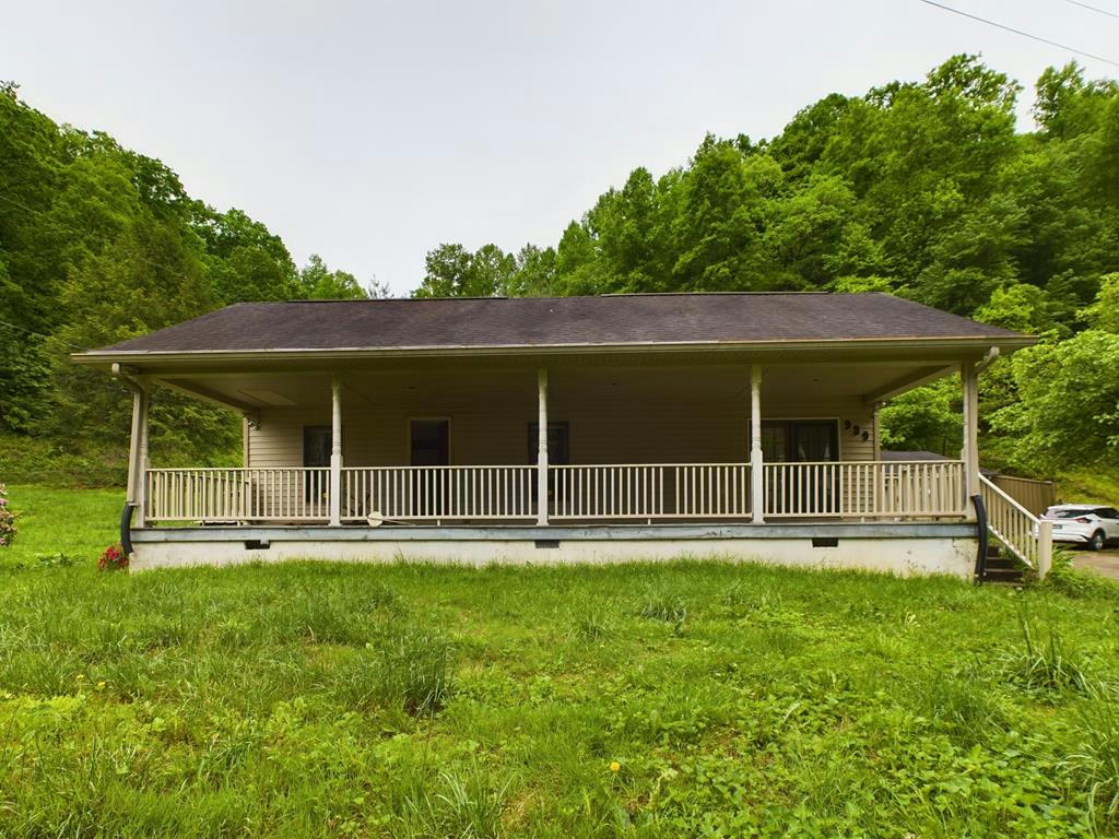 939 RIGHT FORK OF ISLAND CRK, PIKEVILLE, KY 41501, photo 1 of 26