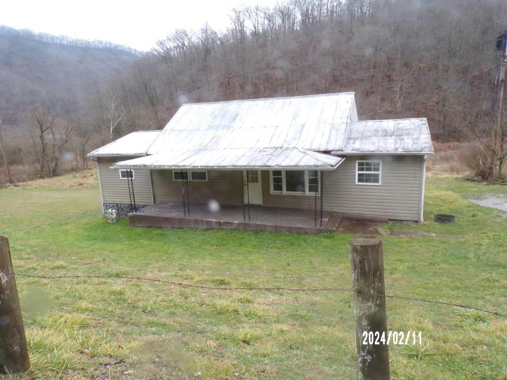 7048 KY ROUTE 2030, BANNER, KY 41603, photo 1 of 40