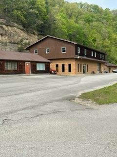 35 COMPTON DR, PIKEVILLE, KY 41501 - Image 1