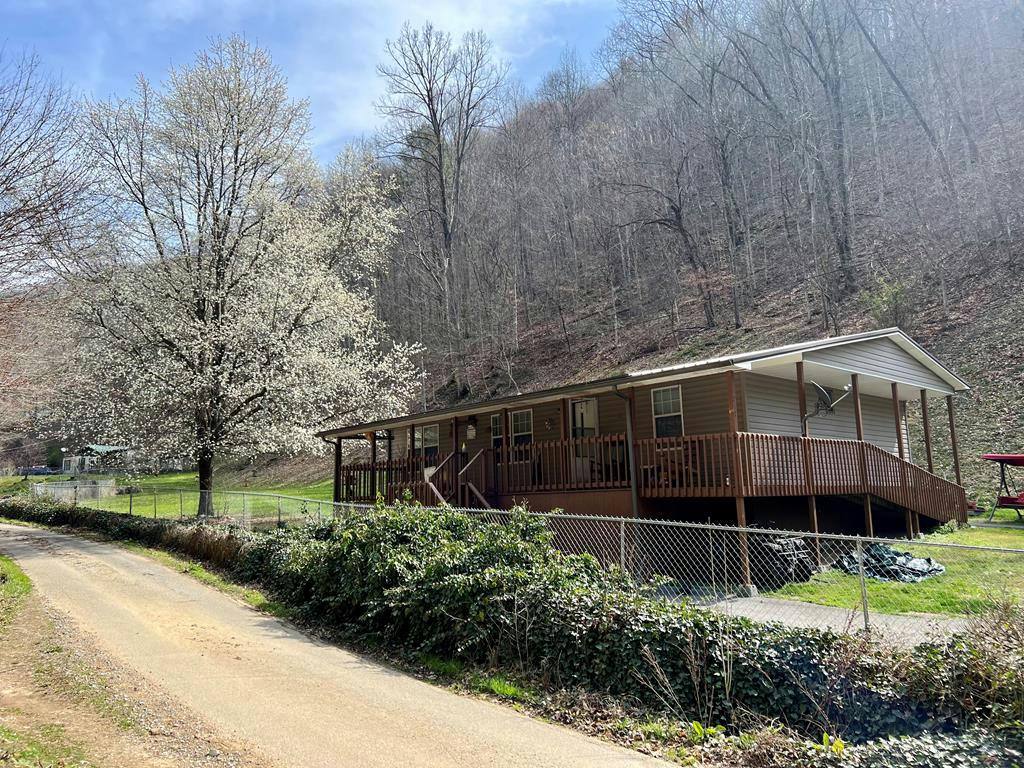 217 CANEY NEWSOME BR, PIKEVILLE, KY 41501, photo 1 of 26