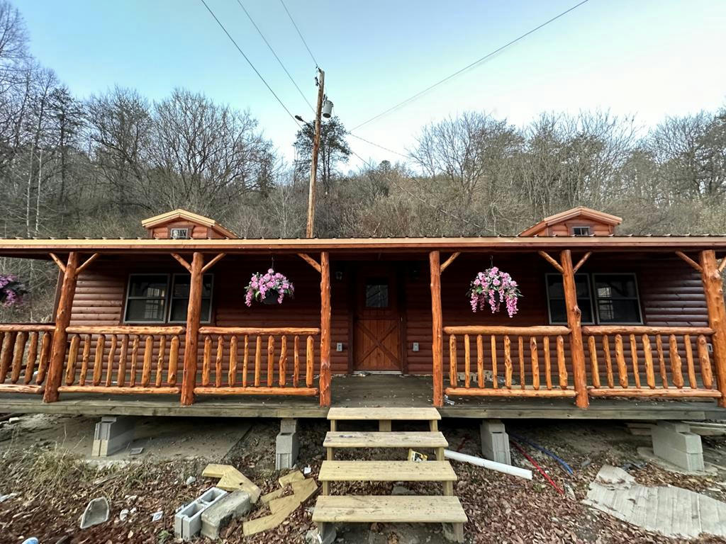 15701 HIGHWAY 15 S, LOST CREEK, KY 41348, photo 1 of 17
