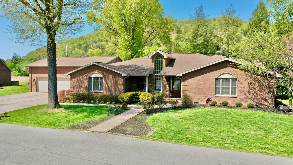 94 SCOTT ADDITION DR, PIKEVILLE, KY 41501, photo 1 of 28