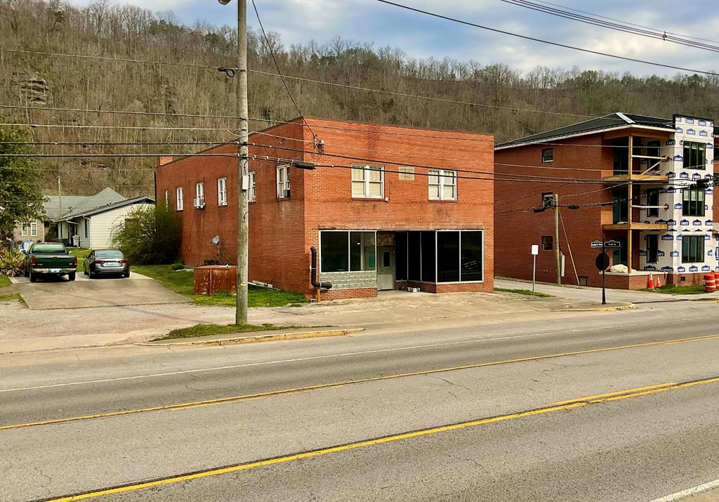 417 HAMBLEY BLVD, PIKEVILLE, KY 41501, photo 1 of 17