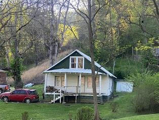 53 HILL DR, DWALE, KY 41621, photo 1 of 8